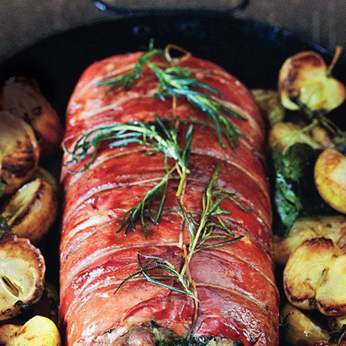 Prosciutto Wrapped Pork Loin With Roasted Apples